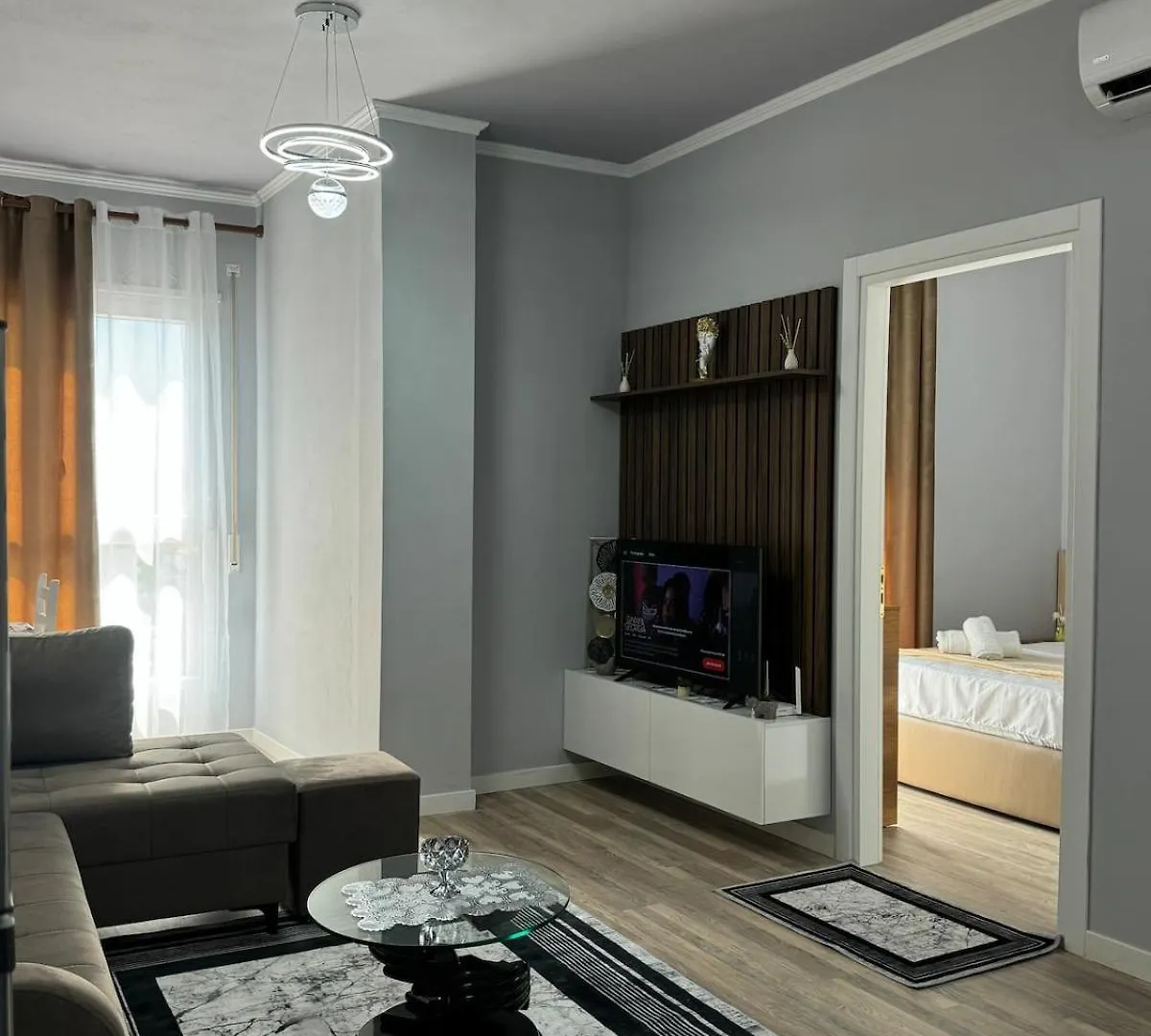 L&R Nest Daire Tiran Arnavutluk