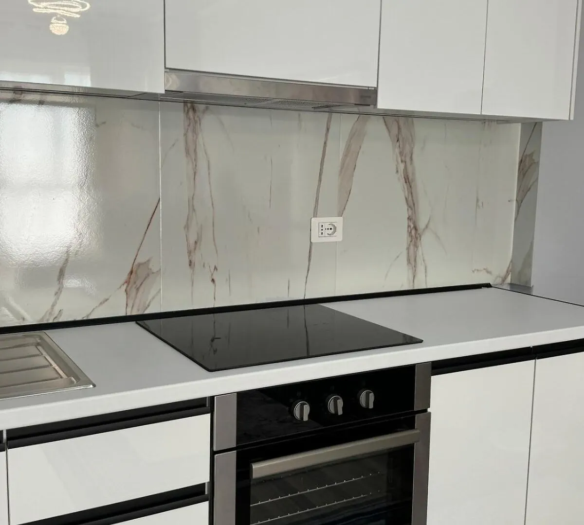 L&R Nest Daire Tiran Arnavutluk