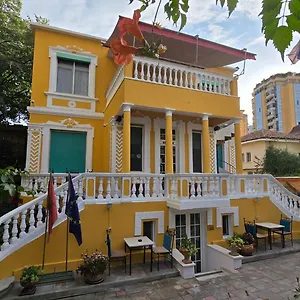 Otel 15 - Center, Tiran