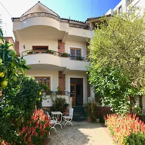 Oda ve Kahvaltı Garden Boutique, Tiran